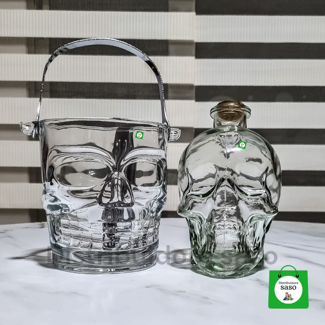 licorera de calavera de 750ml transparente mas hielera de calavera
