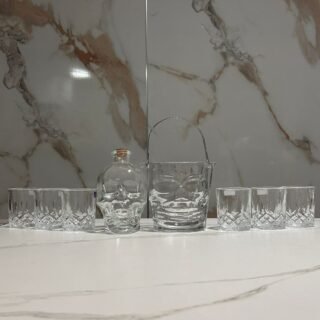 licorera de 750ml de calavera mas hielera de calavera mas 6 vasos whiskeros de diseño elegante