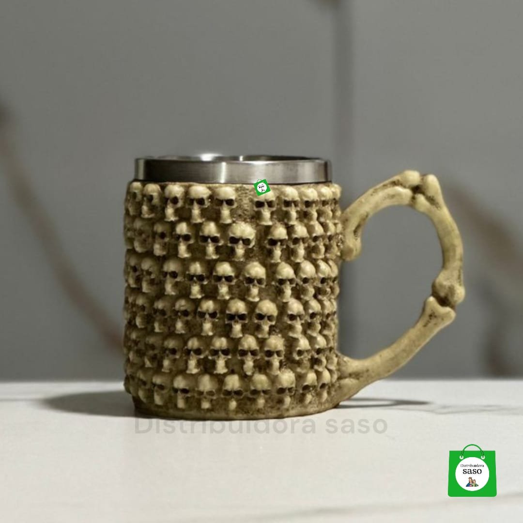 vaso mug metalico con diseño de calavera