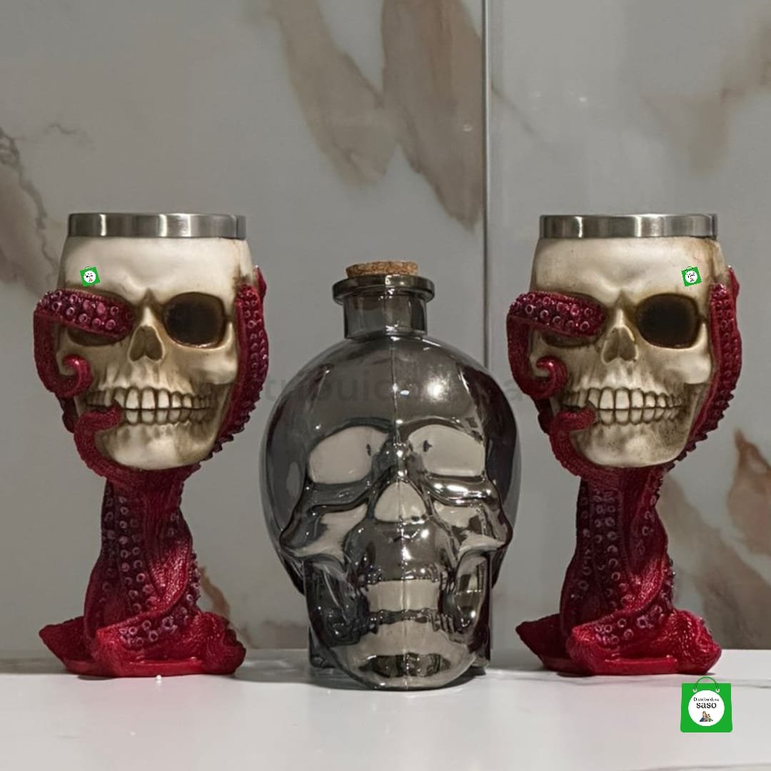 licorera de calavera de 750ml color negro mas 2 copas de vino metalicas con diseño de calavera