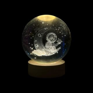 esfera de luz del astronauta sentado en la luna de 10cm